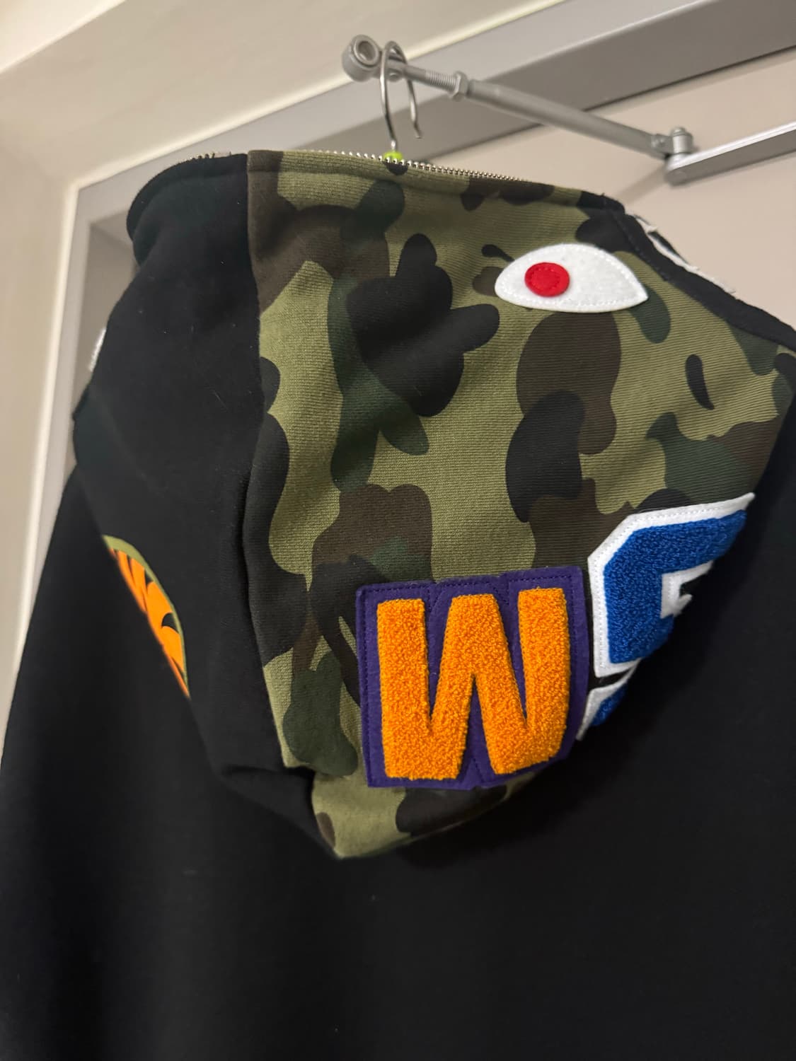 베이프 샤크 후드집업 상품이미지3