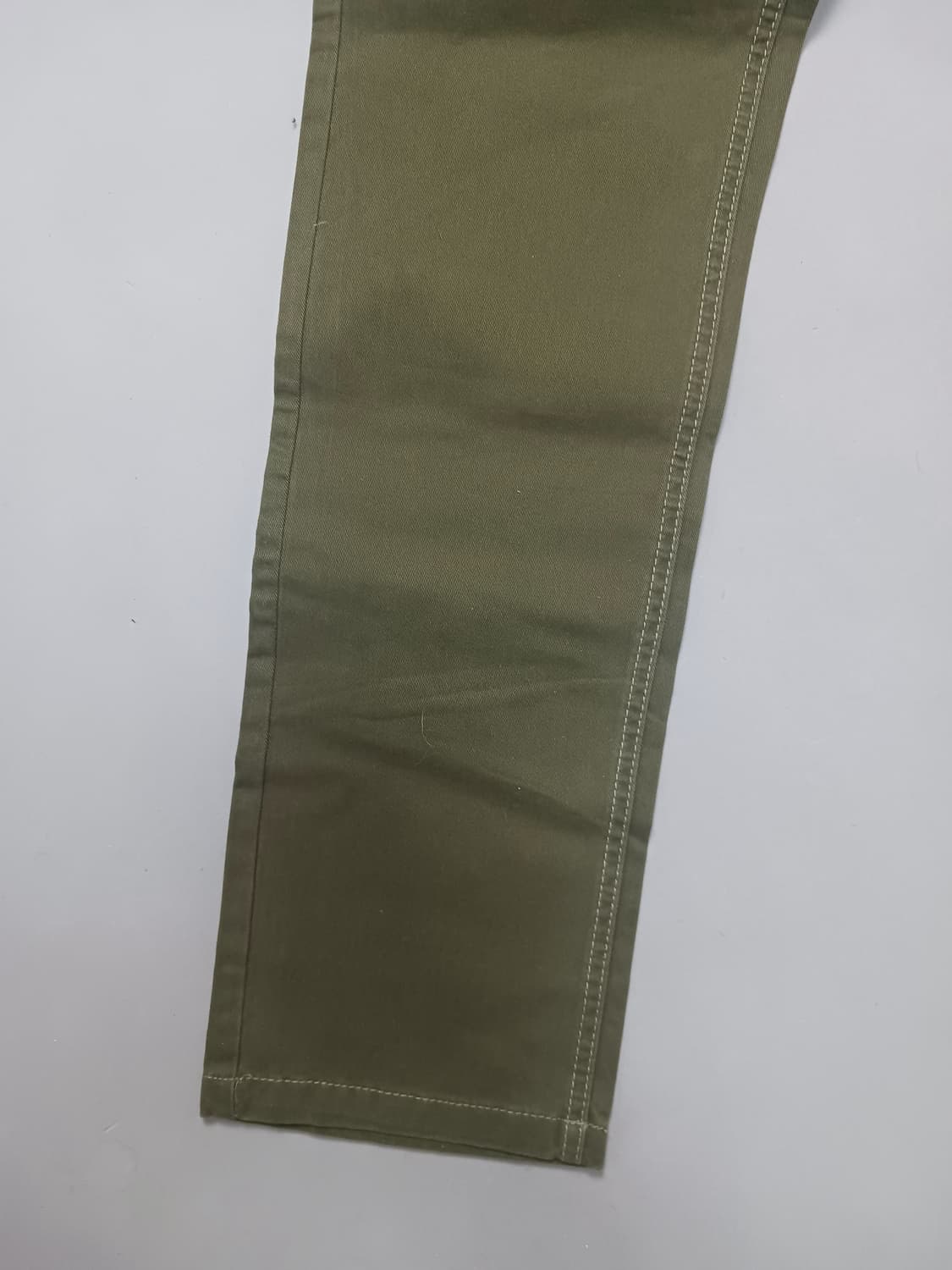 새제품 [31] 슈퍼드라이 슬림2핏 카키 치노 팬츠 상품이미지3