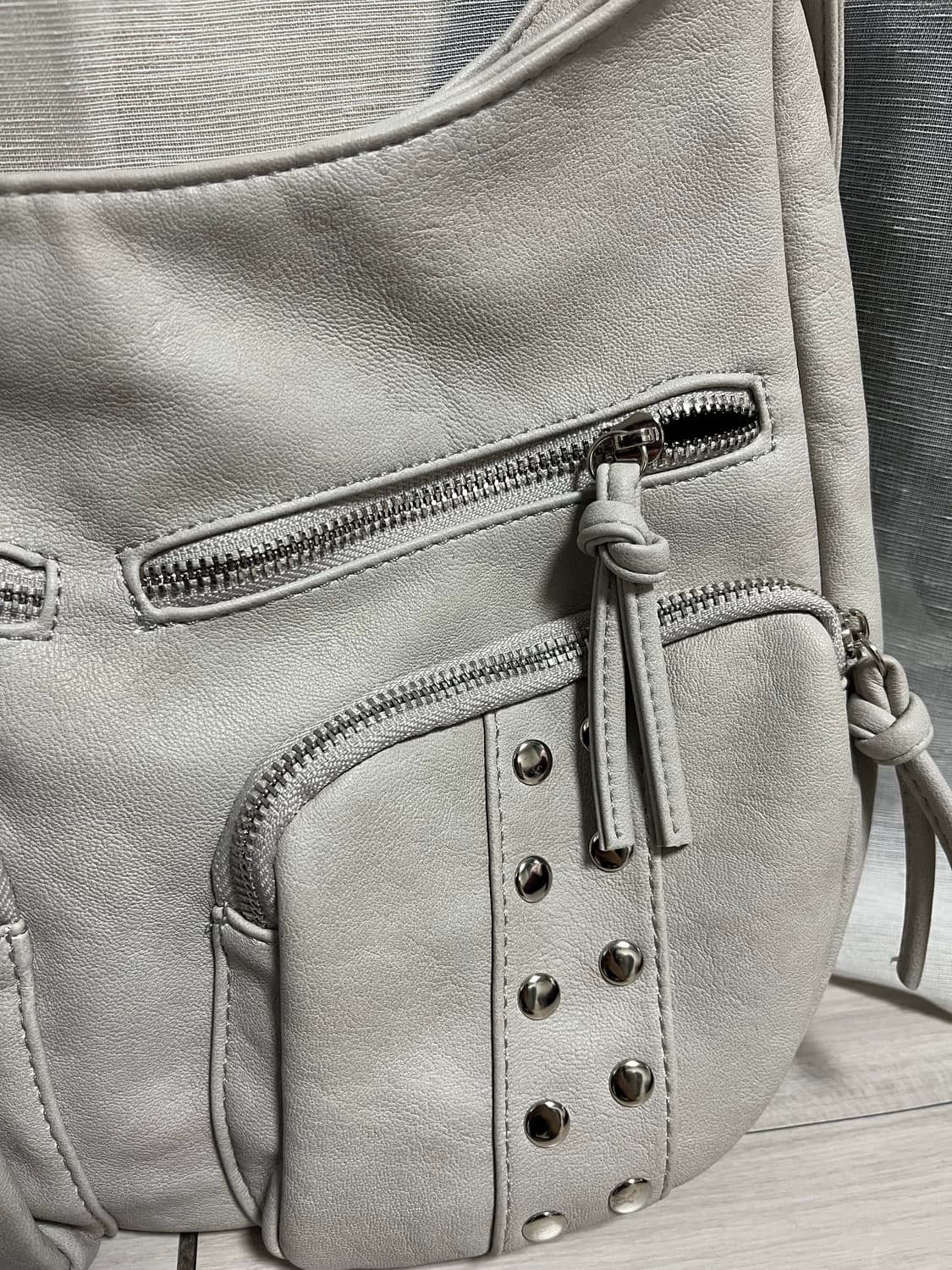 스터드 숄더백 상품이미지2