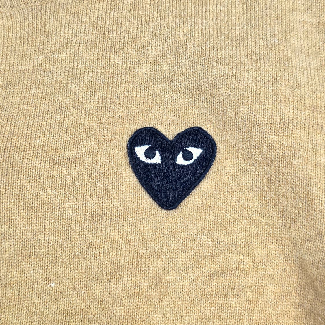 꼼데가르송 플레이 여성 라운드넥 가디건 베이지 상품이미지3