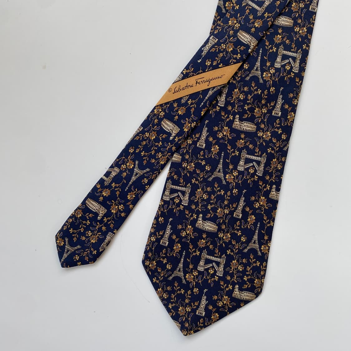 페레가모(Ferragamo) 명품 정품 넥타이 상품이미지1