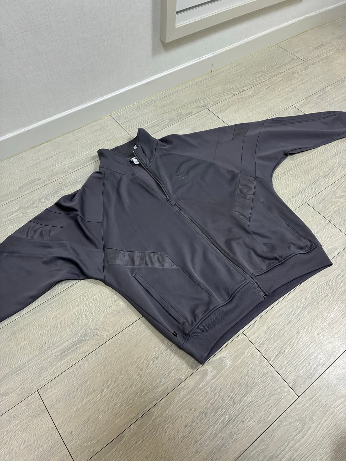 아디다스 리카이브 트랙탑 트레이스 그레이 상품이미지2