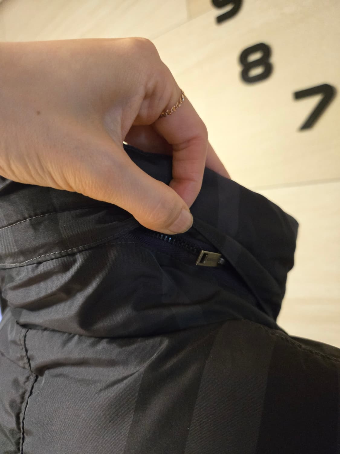 [L/정품] 버버리 밸트 여성 구스다운 패딩 상품이미지7
