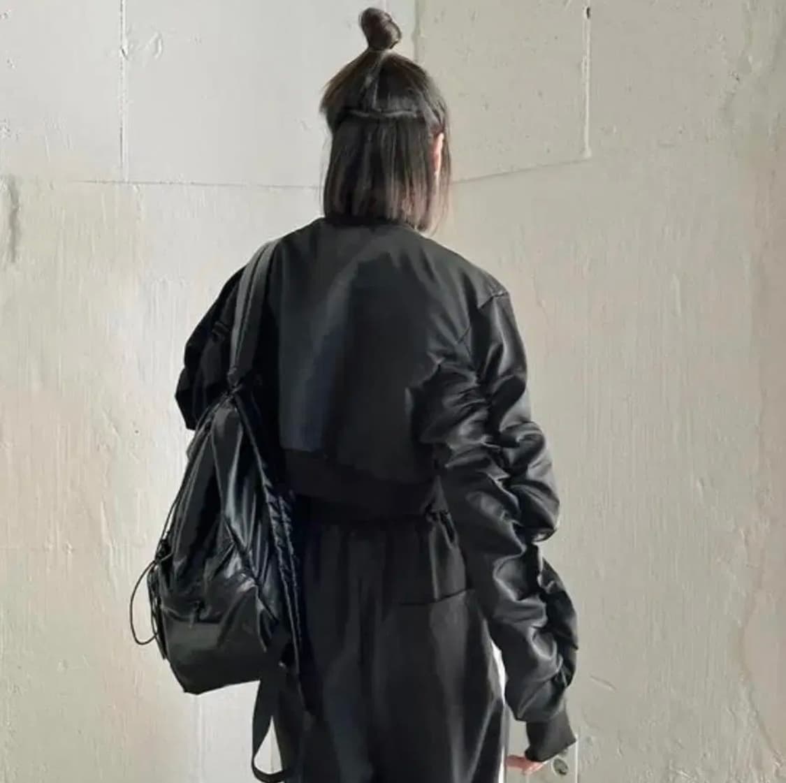 지그재그 셔링 항공점퍼 블랙  (가격내림) 상품이미지7