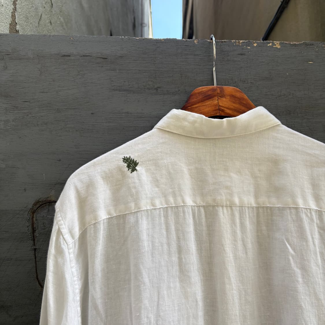 인터메조 INTERMEZZO 플라워 자수 리넨 셔츠 상품이미지6