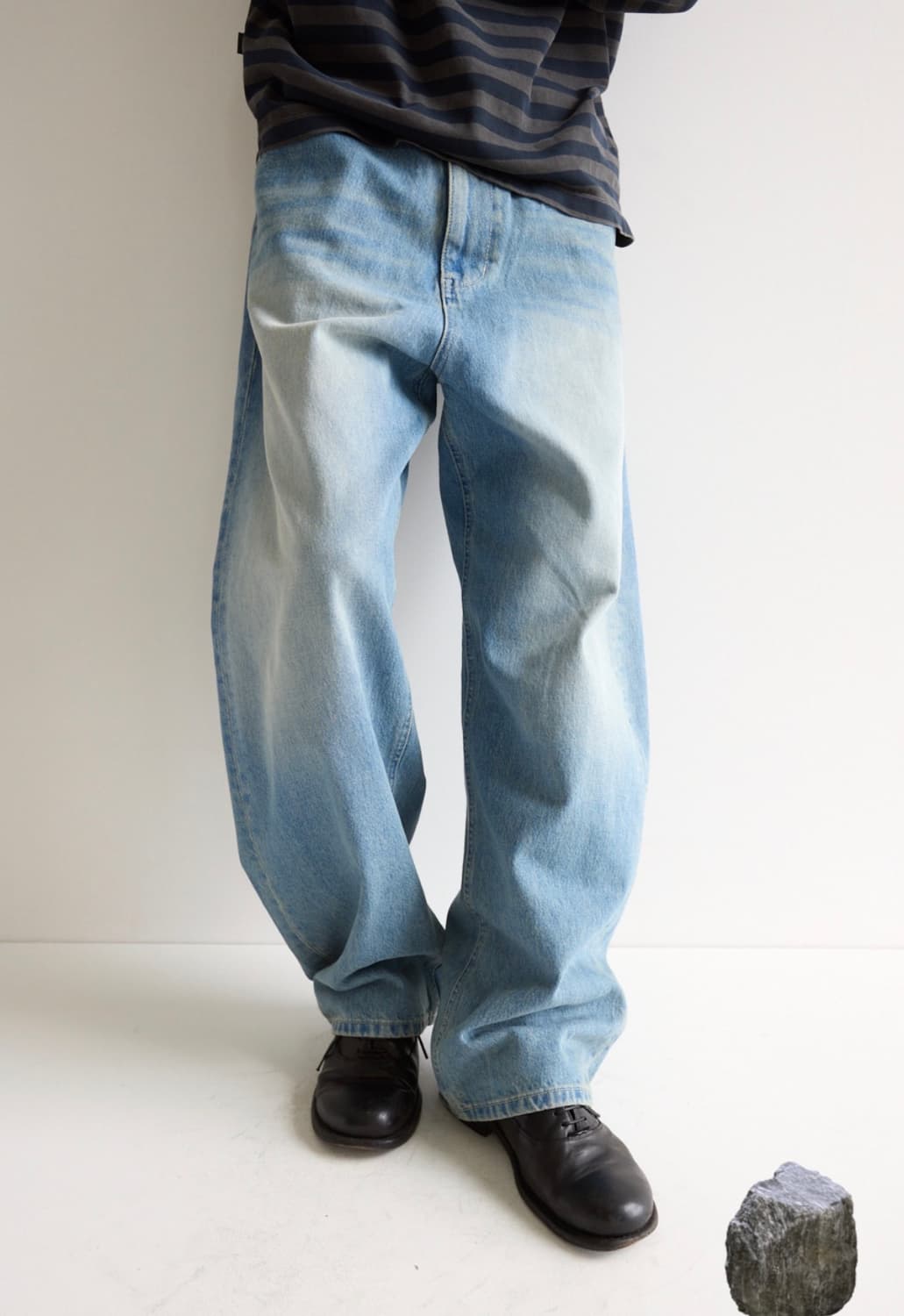 해칭룸 Curve Jeans Bleached Blue 상품이미지2