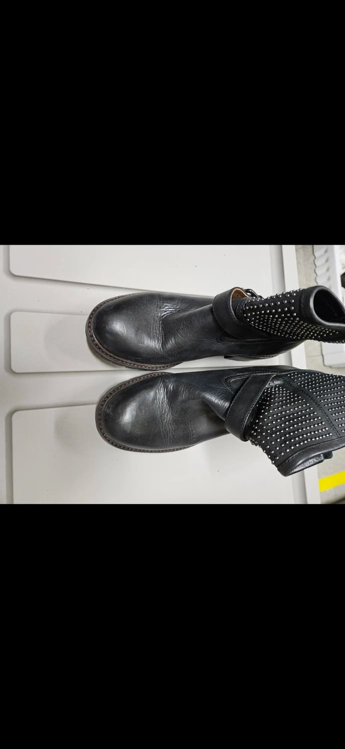 코치 블랙 스터드 부츠 240사이즈 상품이미지4