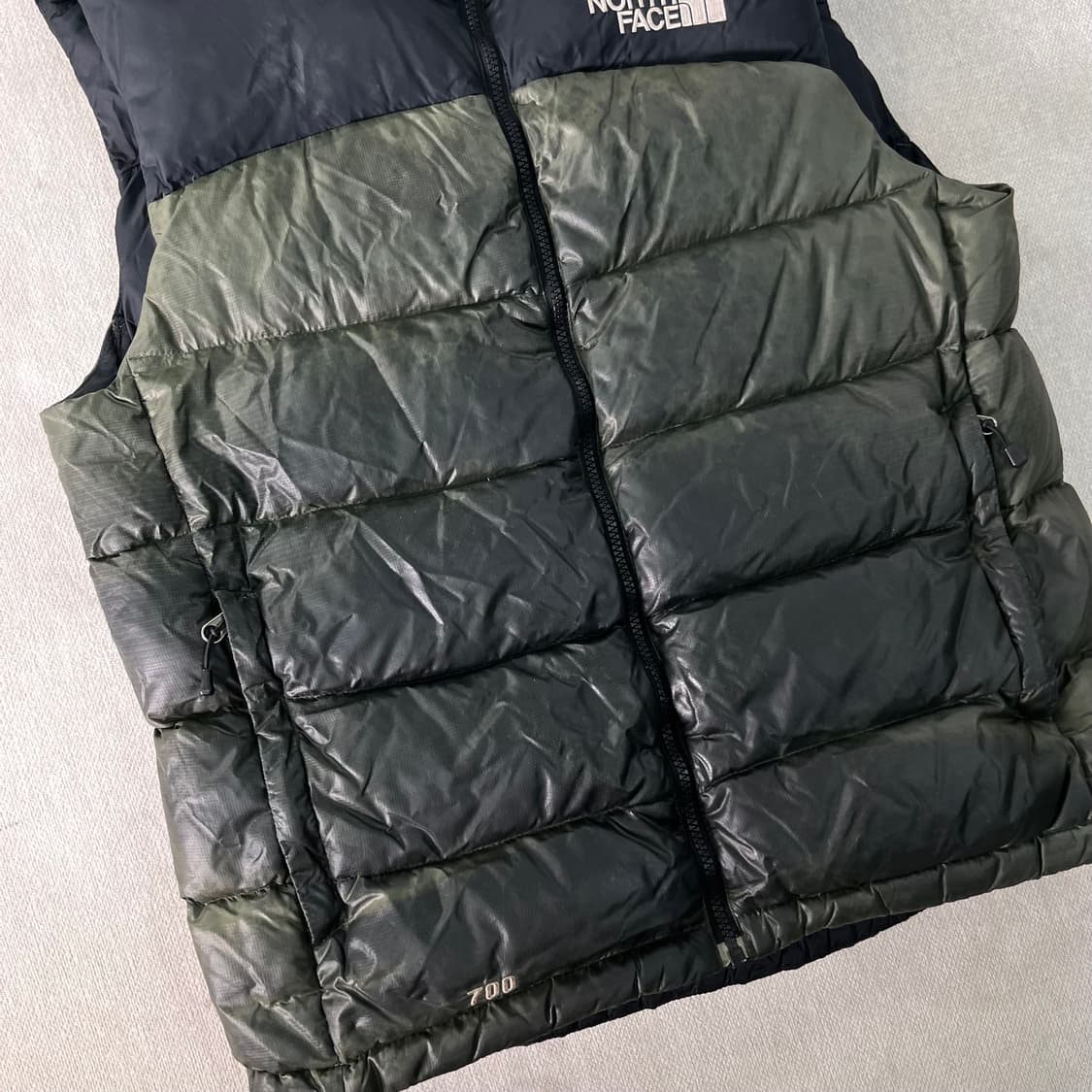 100 노스페이스 1996 눕시 700 카키 조끼 패딩 상품이미지4