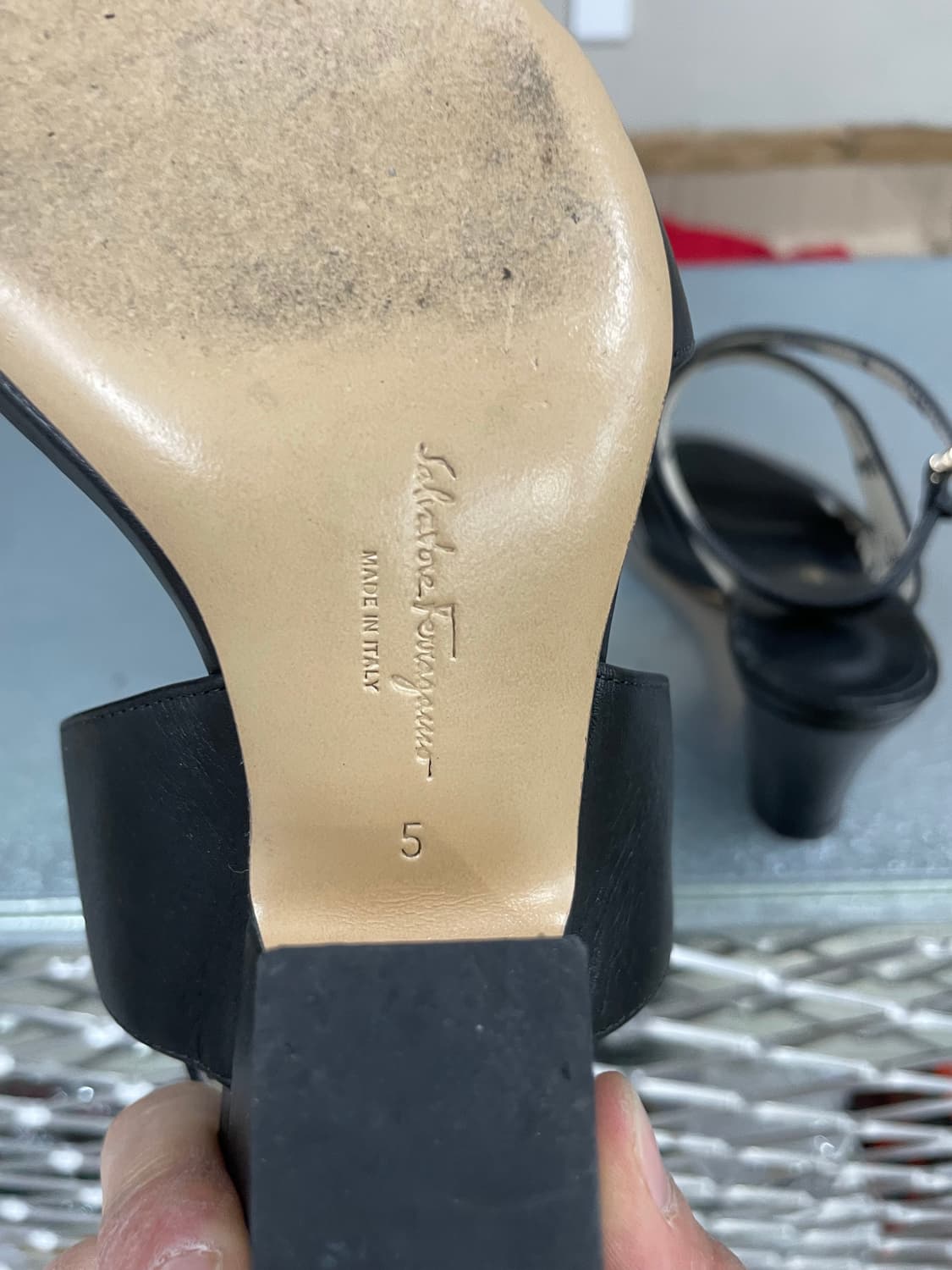 페레가모 블랙 레더 샌들 5 상품이미지8