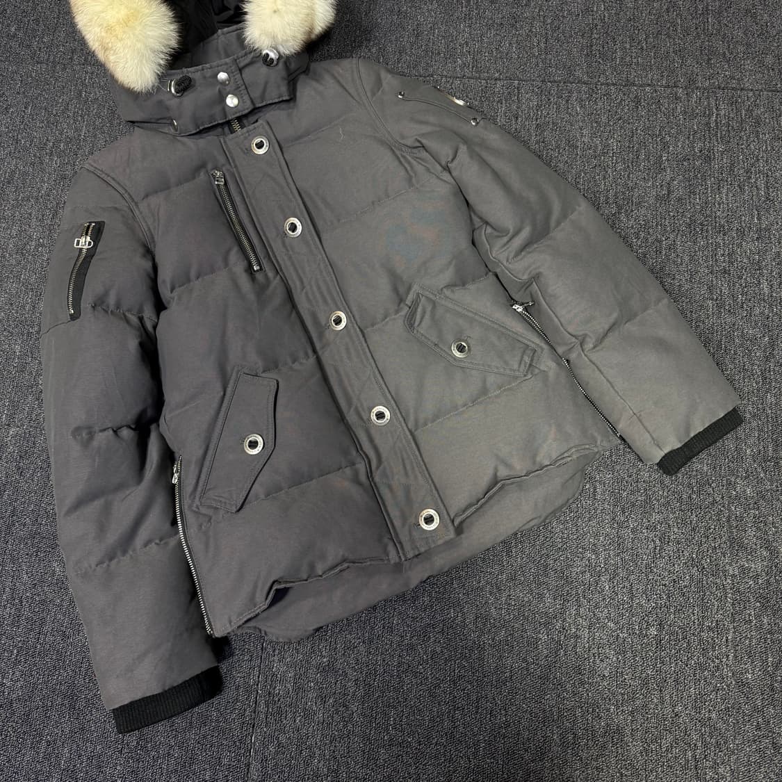 무스너클 여성 화이트퍼 패딩 상품이미지3