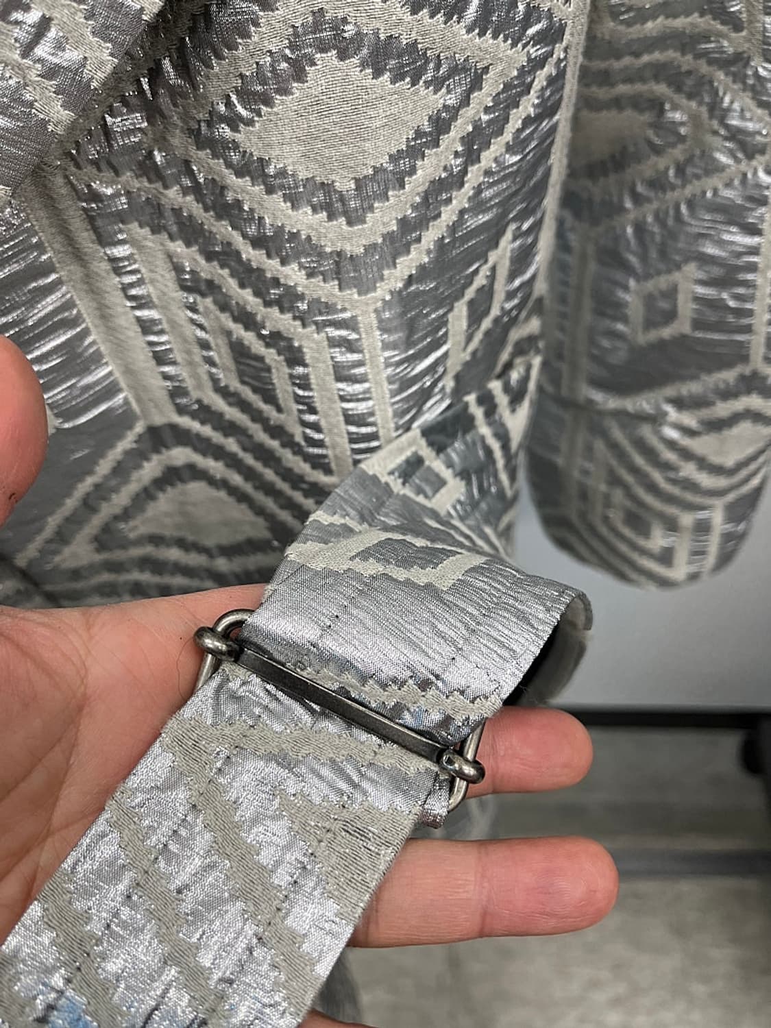 여) 드리스반노튼 실버이팩트 트렌치코트  상품이미지7