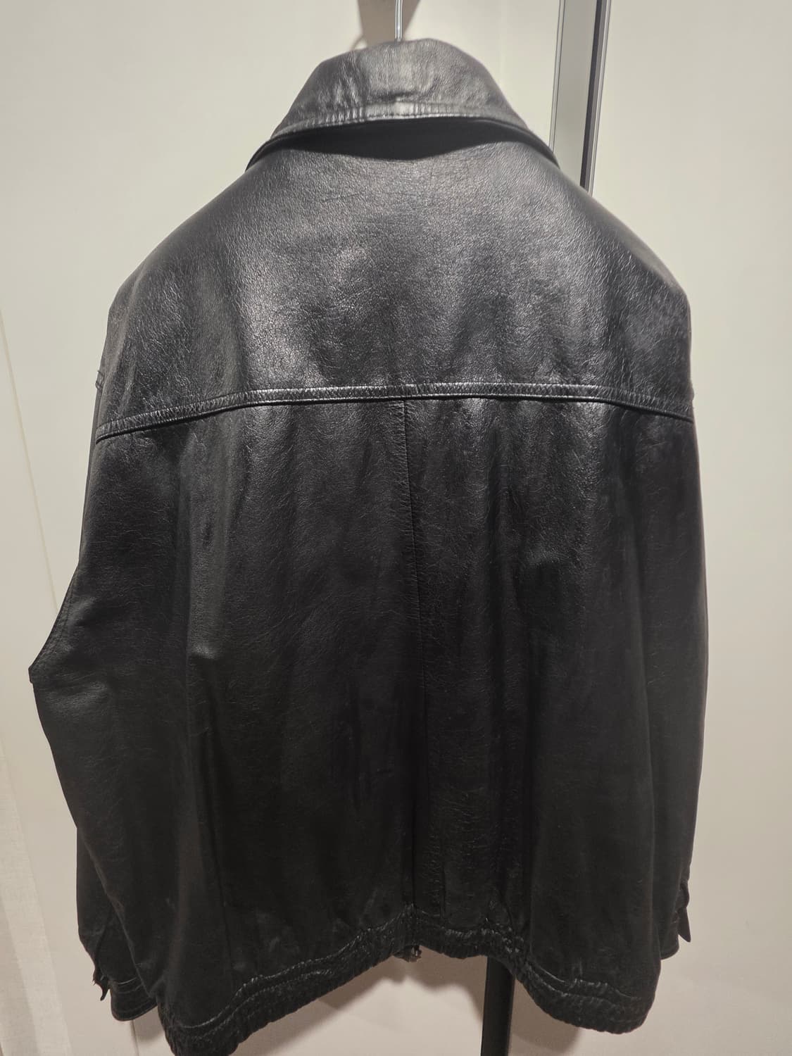 SURREME 블랙 소가죽 붐버자켓 상품이미지2