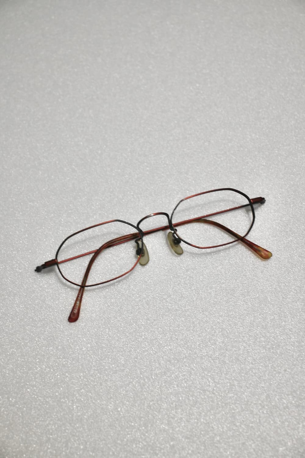 검붉은색 얇은 테 안경 상품이미지2