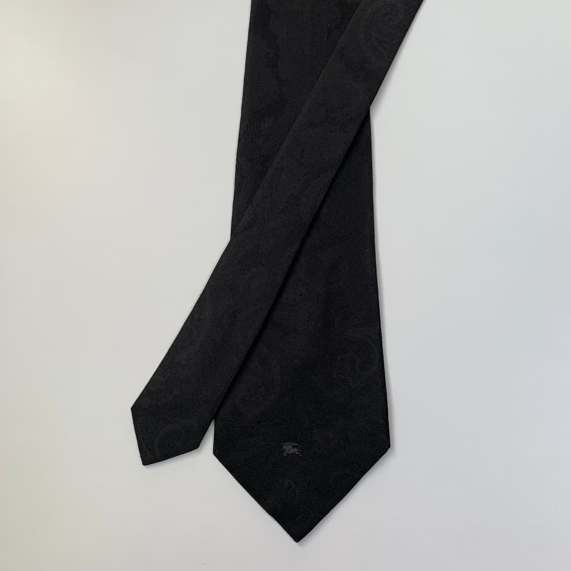 버버리(BURBERRY) 블랙 페이즐리 명품넥타이 100실크 A+등급 상품이미지3