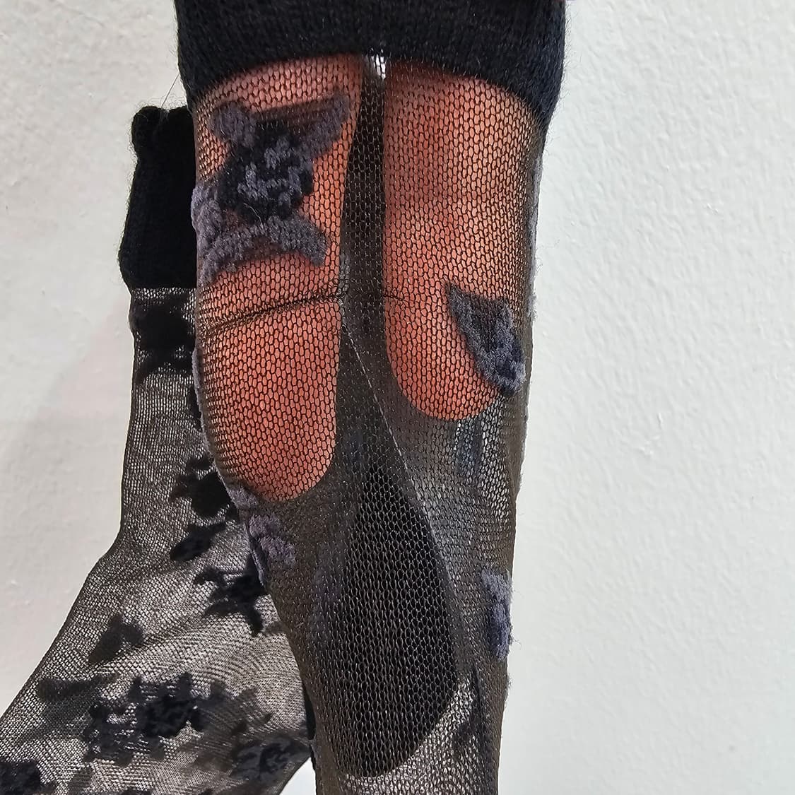 실크 혼방 플라워 패턴 블랙 시스루 삭스 상품이미지4