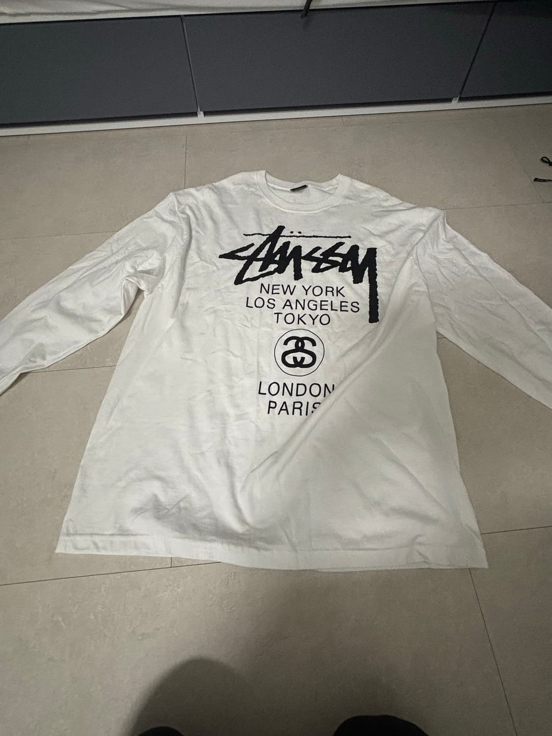 스투시 월드투어 롱슬리브 상품이미지1