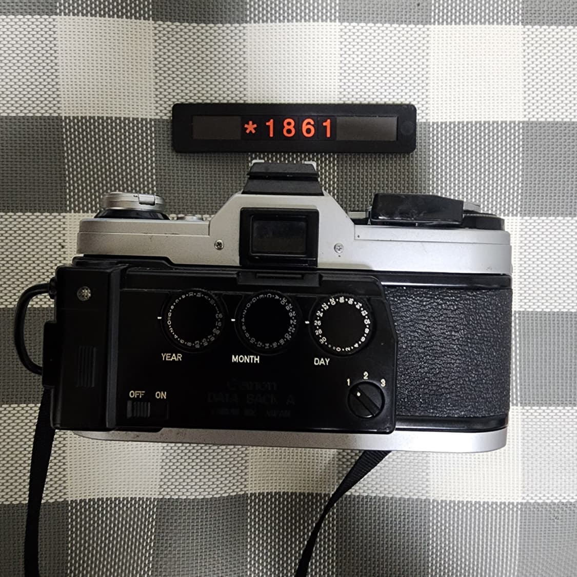 캐논 AE-1 필름카메라 실버바디 1.4 단렌즈 데이터백 장착 상품이미지4