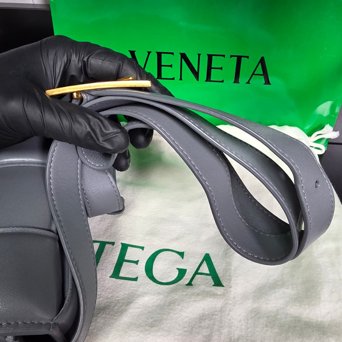 {클로젯}[Os]보테가베네타 패디드 레더 카세트백 썬더 상품이미지9