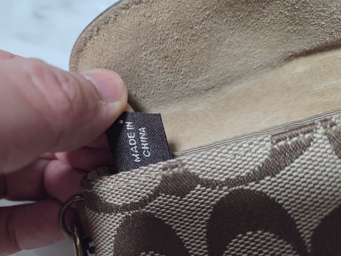 코치 소호 스웨이드 시그니쳐 미니백 상품이미지8