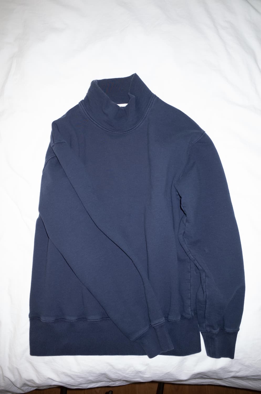 도큐먼트 모크넥 스웻셔츠 상품이미지1