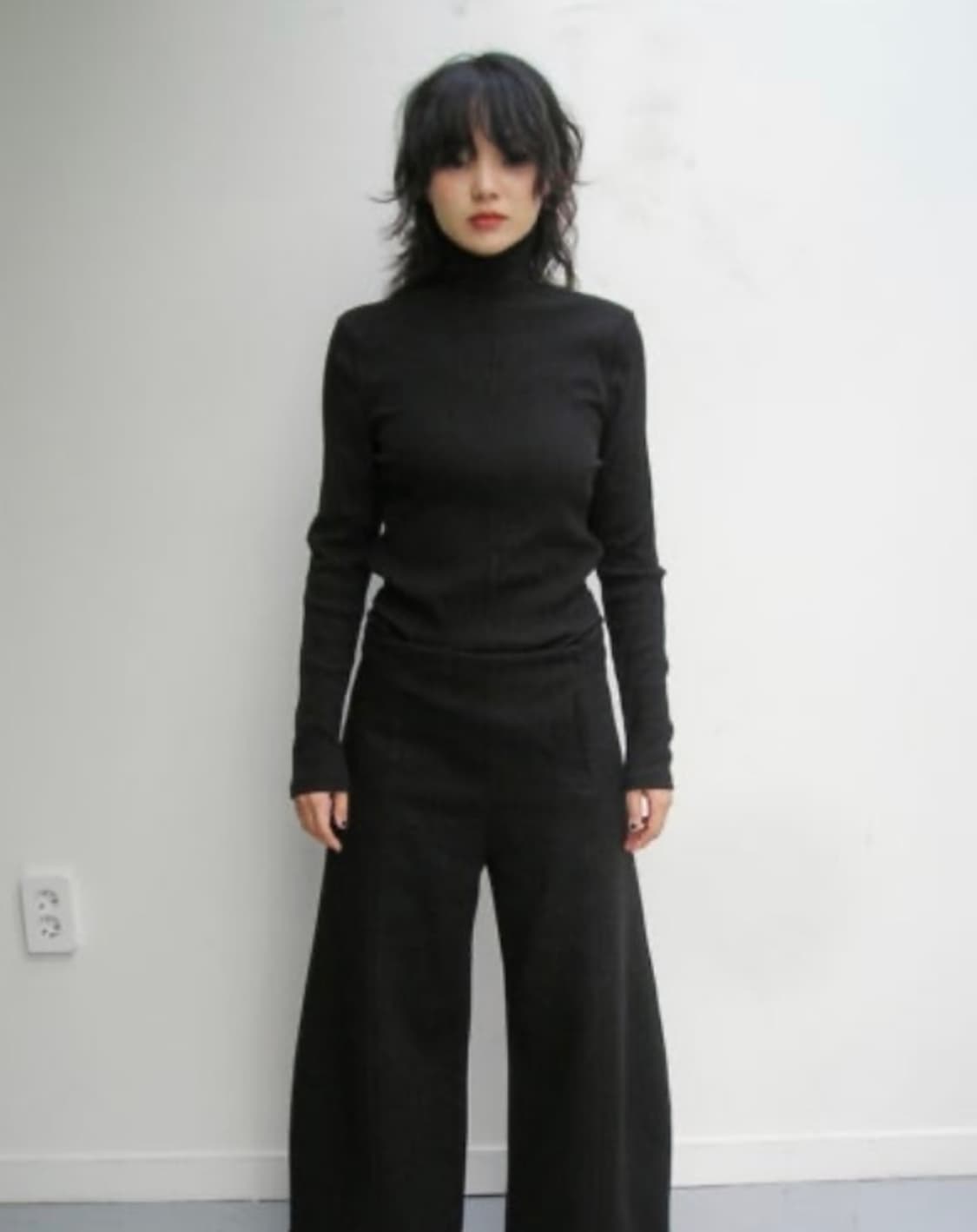 애옹쓰 터틀넥 블랙 상품이미지1
