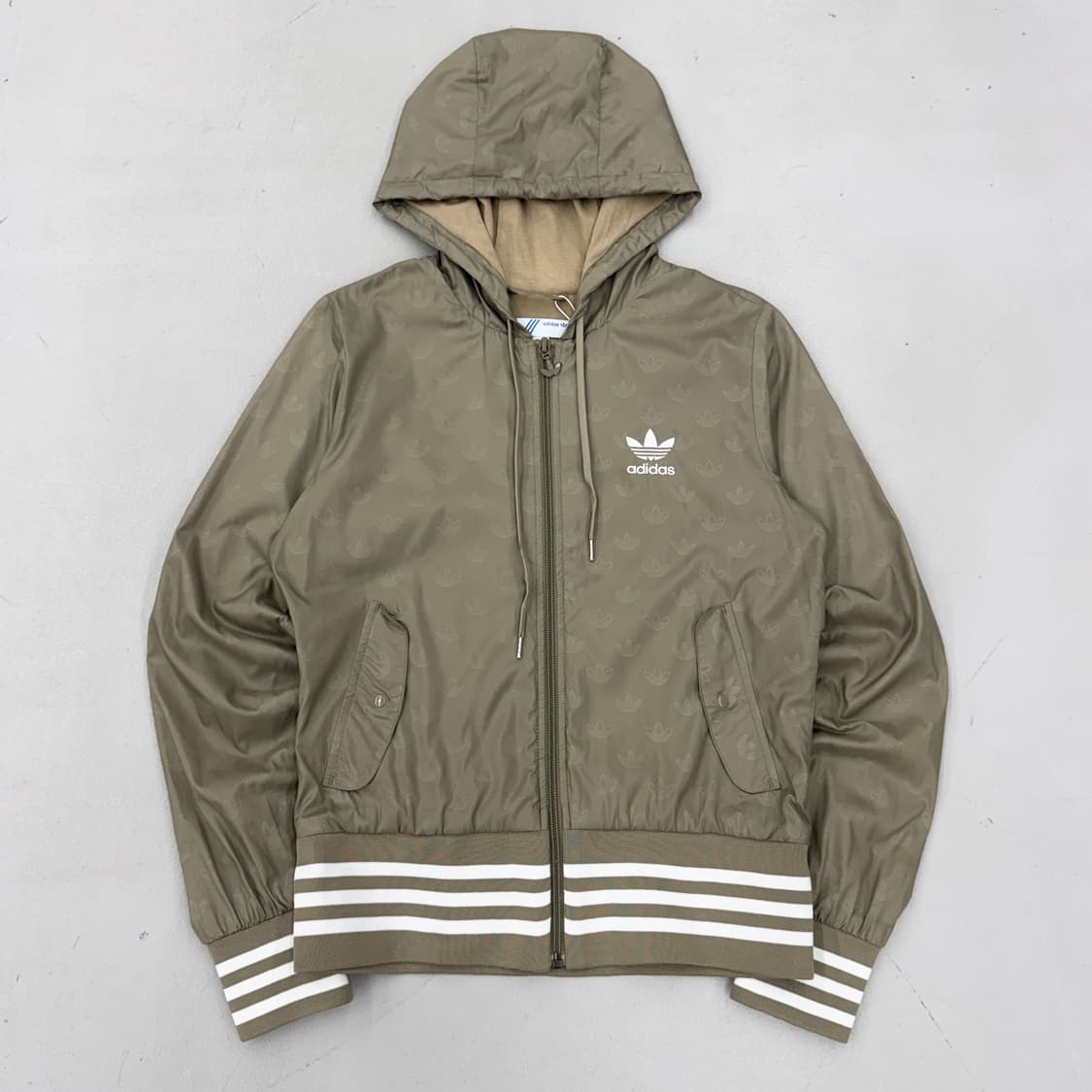 아디다스 올리브 카키 파이어버드 멀티로고 크롭 후드 바람막이 상품이미지2