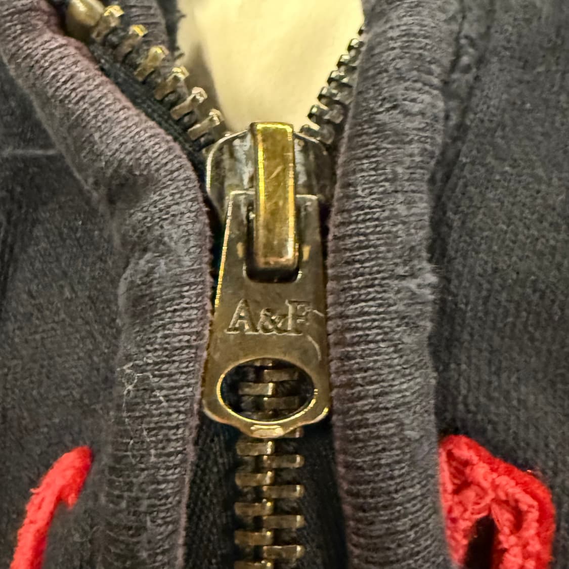 아베크롬비 네이비 검빨 후드집업 상품이미지5