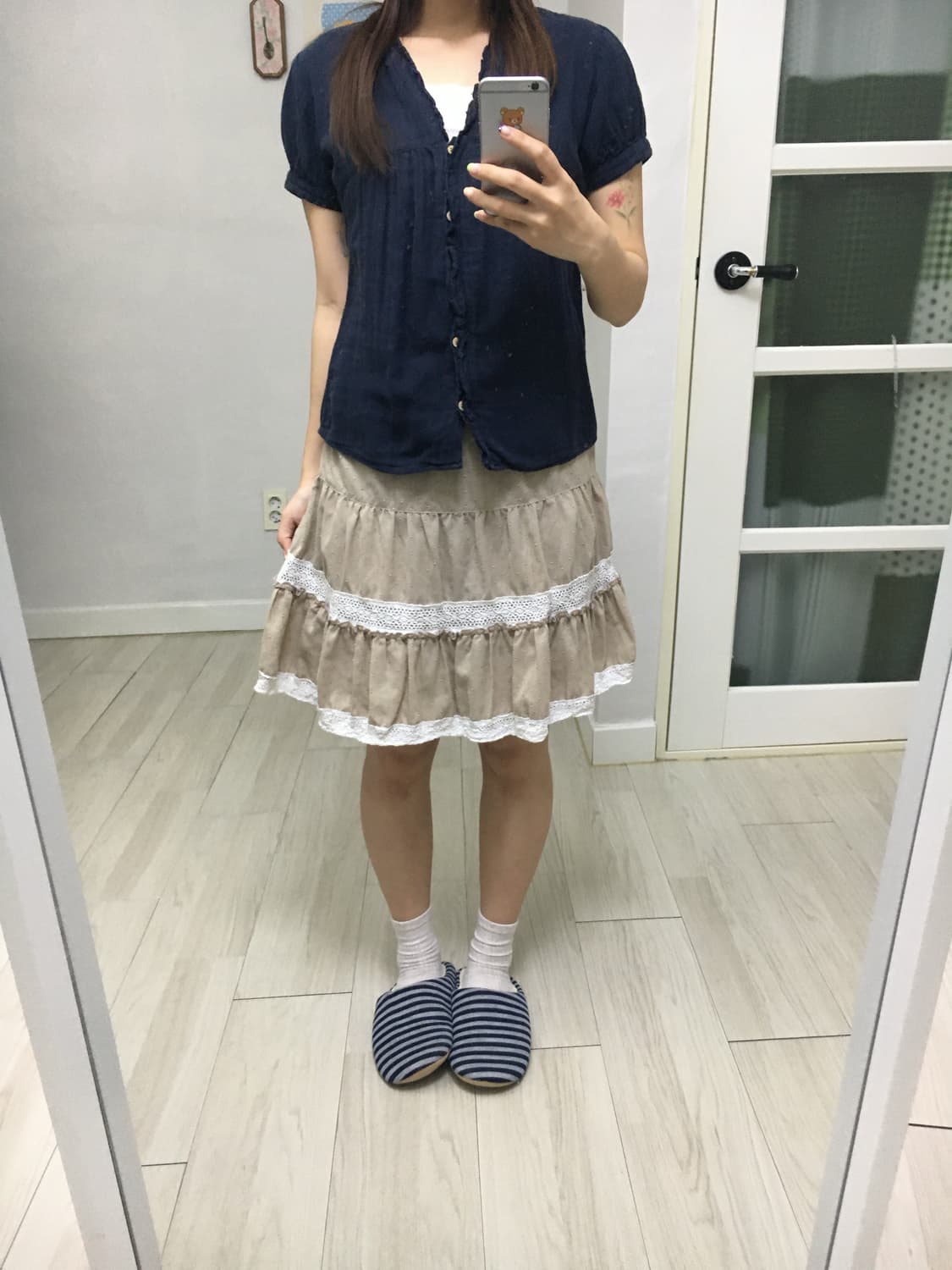 네이비 프릴 반소매 블라우스 상품이미지4