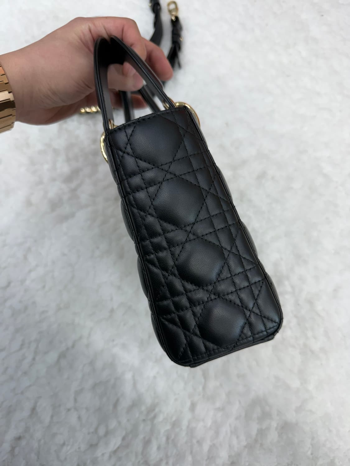 디올 레이디백 램스킨 스몰 블랙 상품이미지6