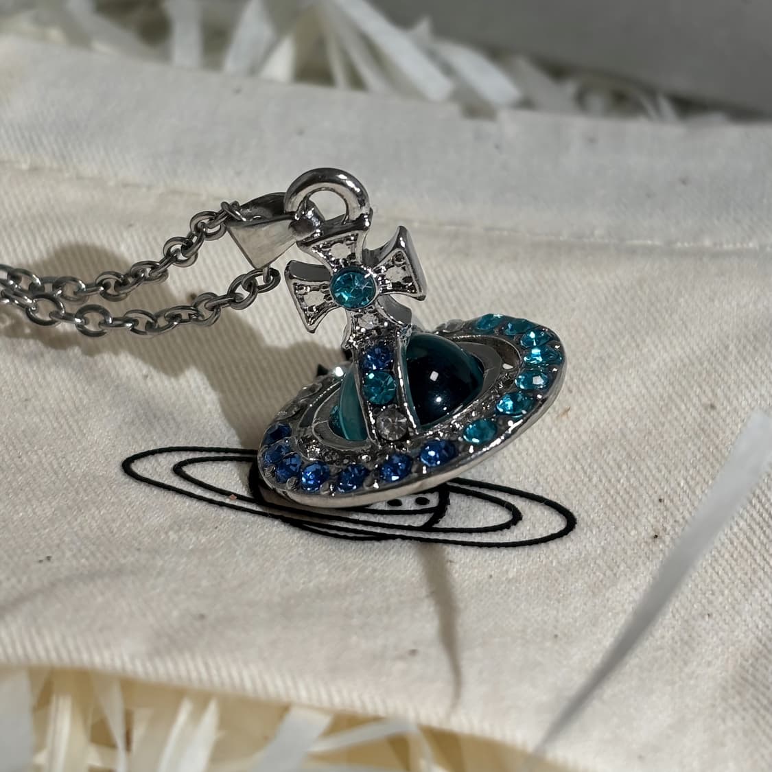 풀박스) 비비안웨스트우드 블루 오알비 펜던트 목걸이 상품이미지1