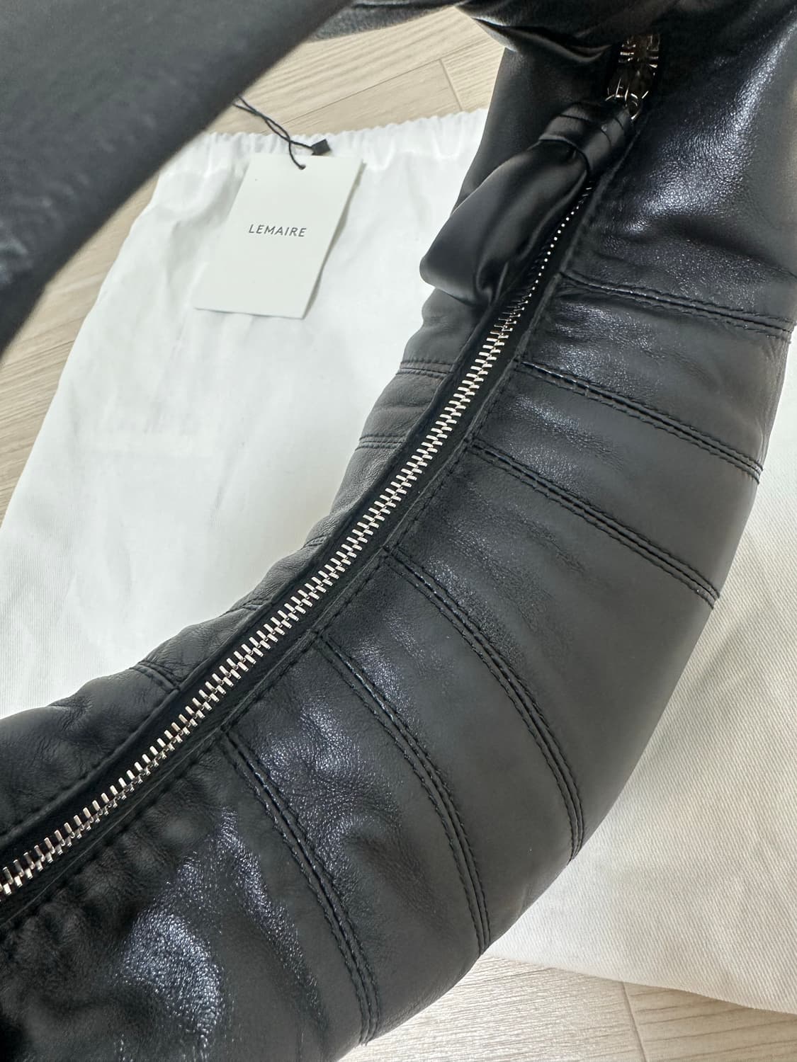 르메르 포춘백 미니 블랙 나파레더 램스킨 상품이미지8