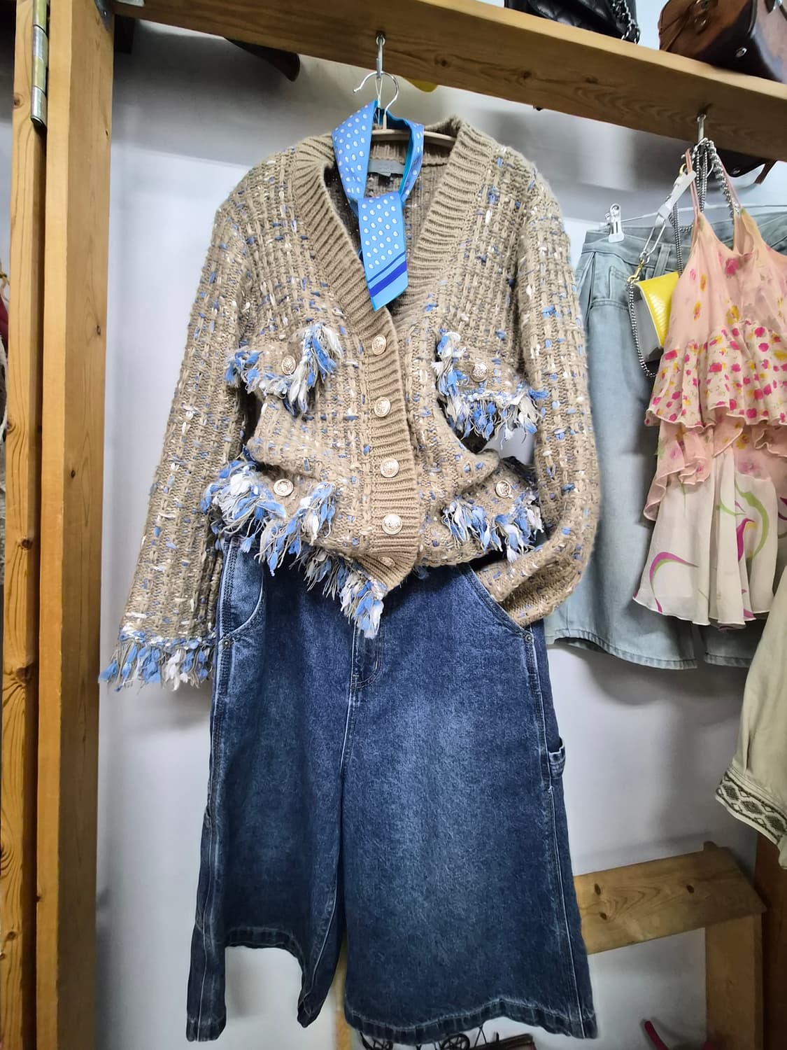 COS 프린지 트위드 니트 가디건 . 카고데님  버뮤다팬츠 상품이미지1