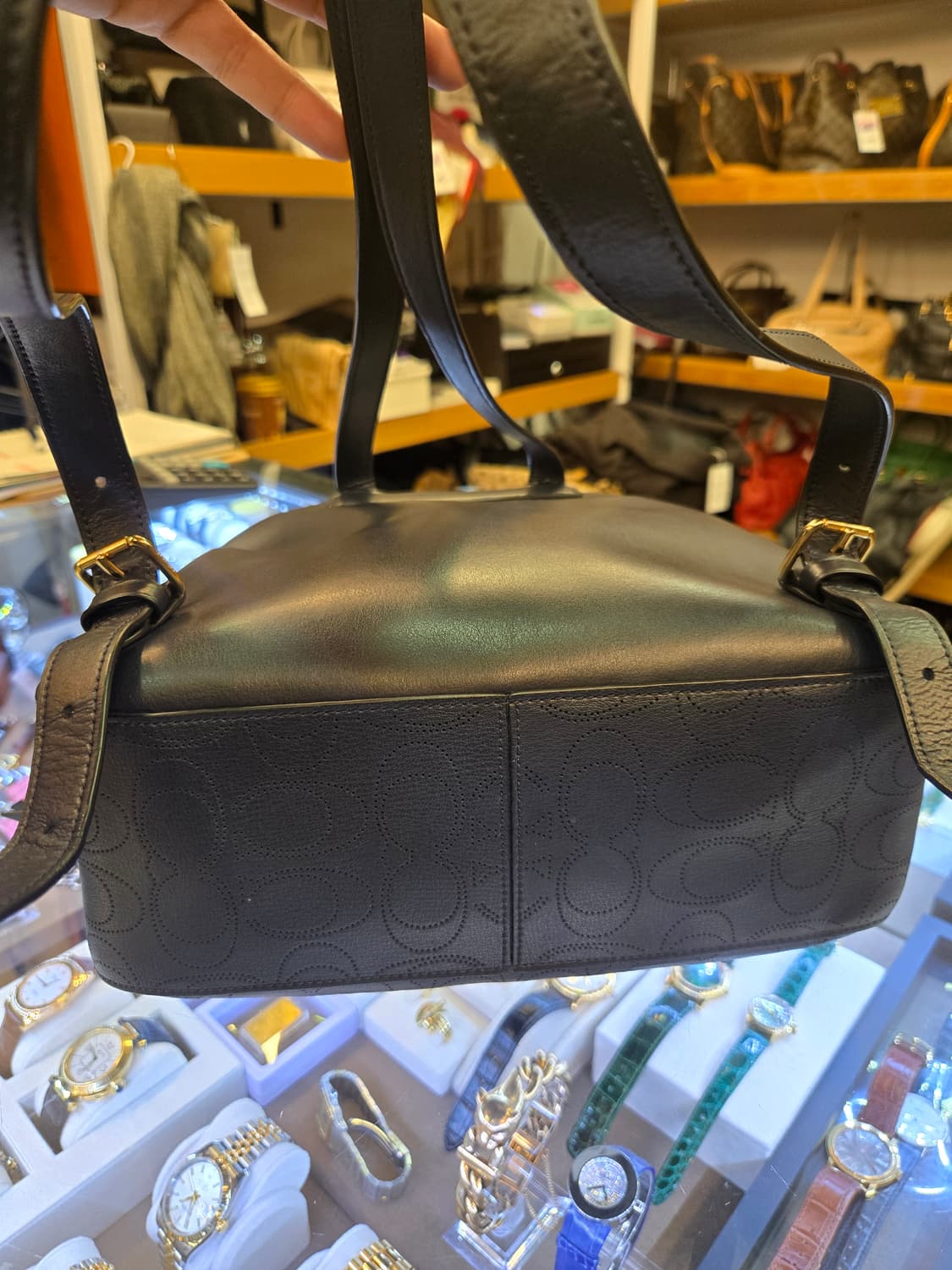 코치 시그니처 패턴 퍼포레이티드 미니 백팩  상품이미지3