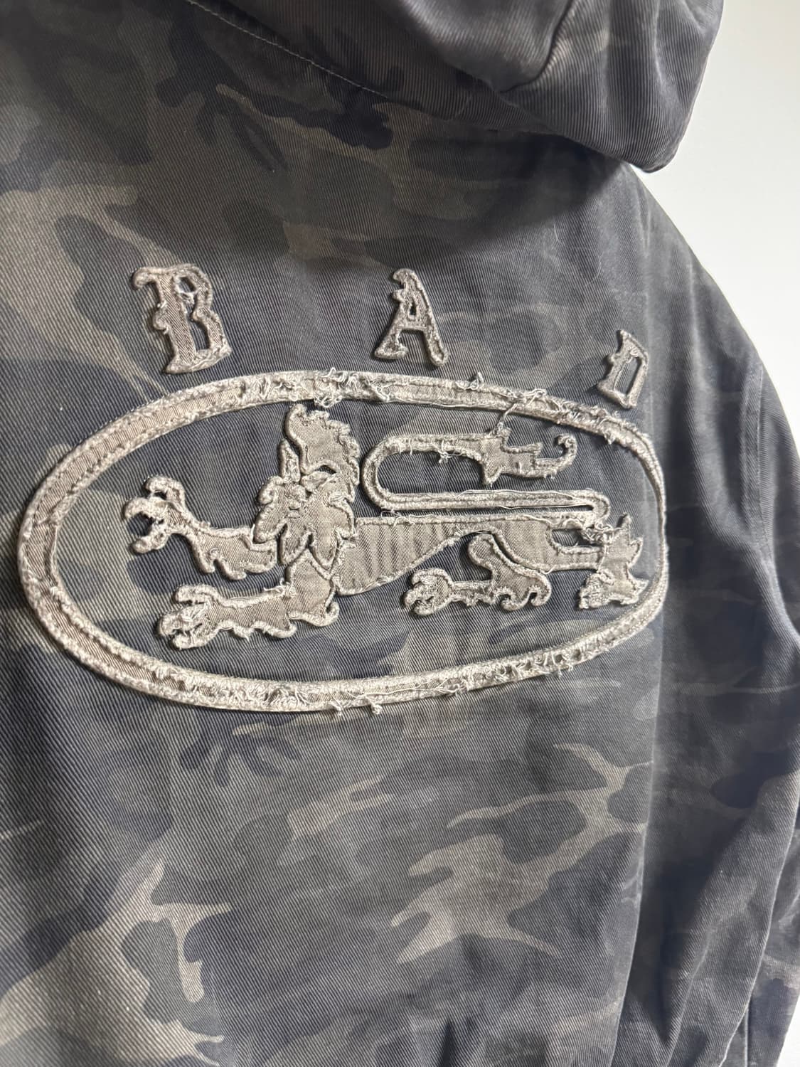 배드블러드 라이온패치 카모 후드집업 L사이즈 상품이미지4