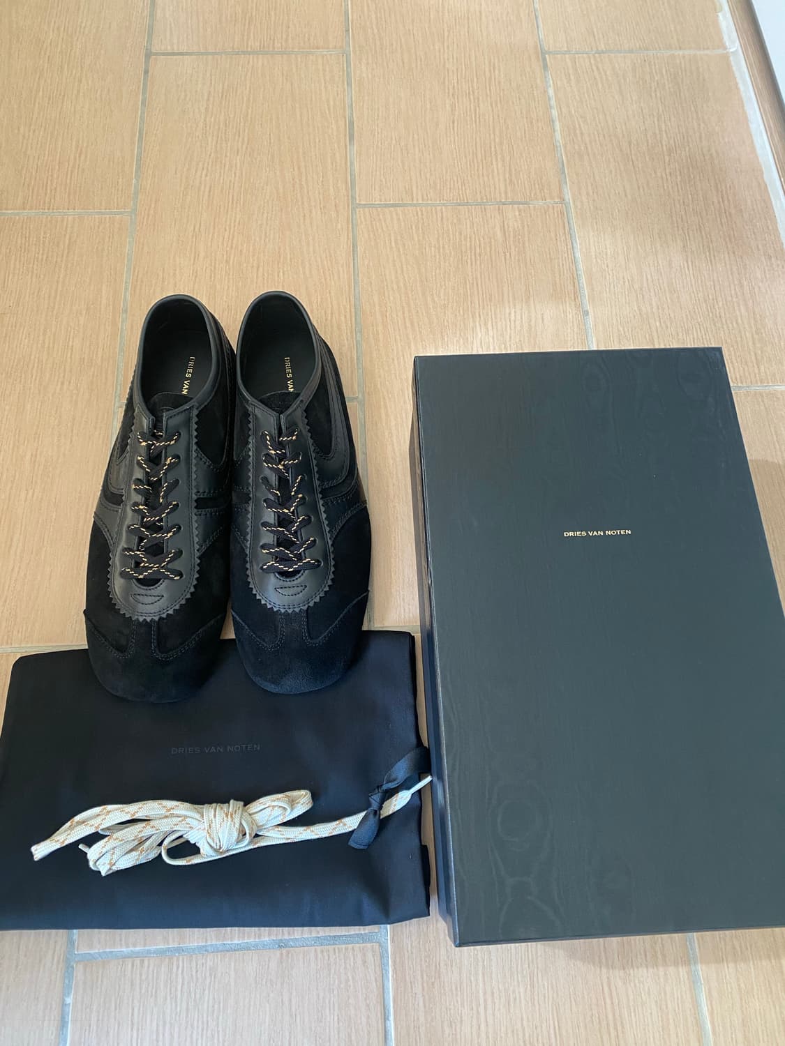 [44] 드리스반노튼 스웨이드 스니커즈 블랙 상품이미지2