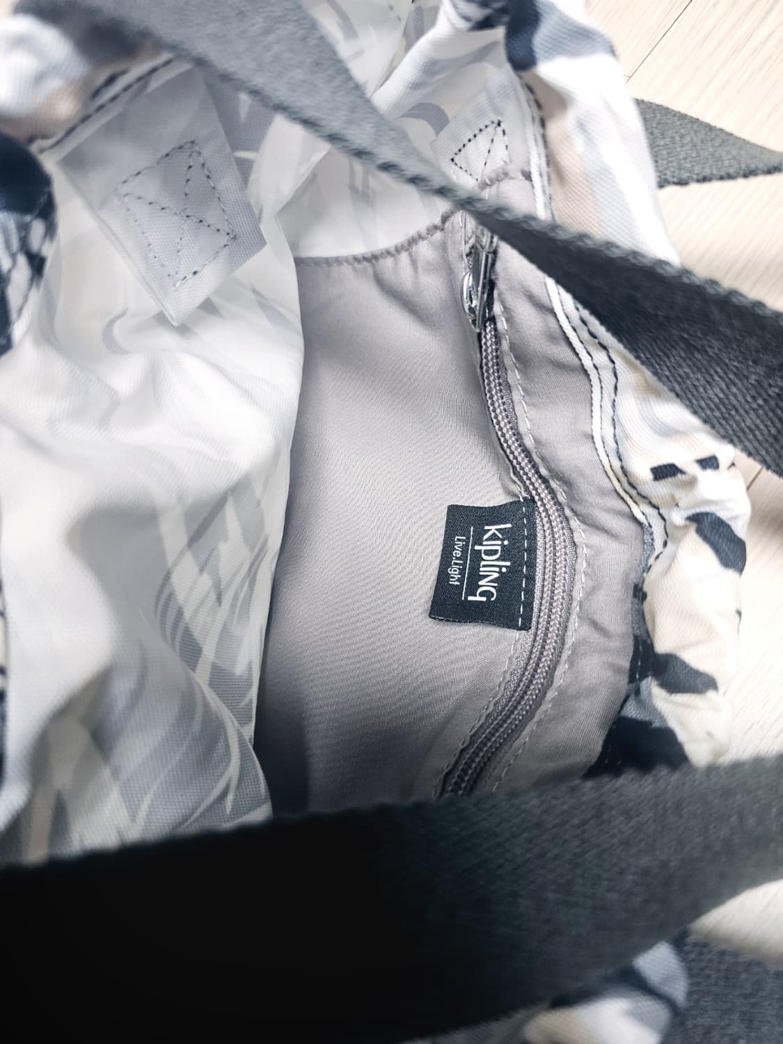 키플링 크로스백 새상품 상품이미지2