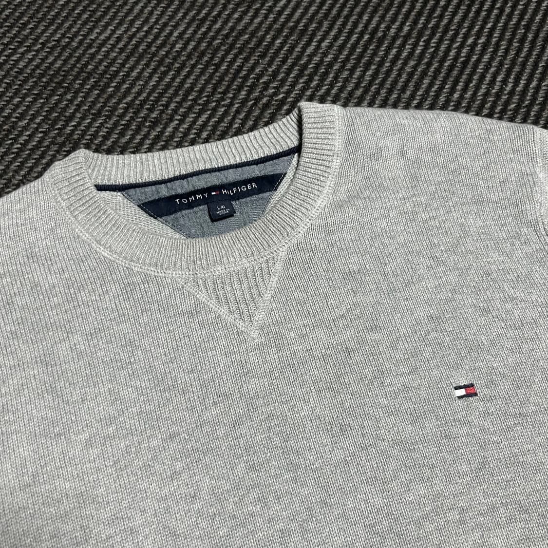 [L] Tommy 타미힐피거 그레이 코튼 라운드 니트 상품이미지3