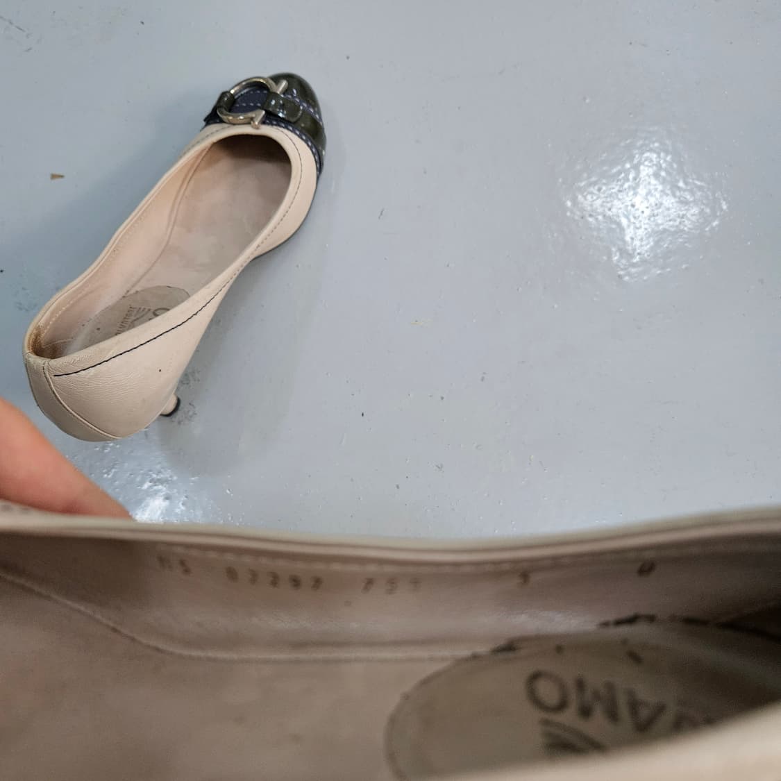 5 페라가모 키튼 힐 펌프스 0408Y 상품이미지7