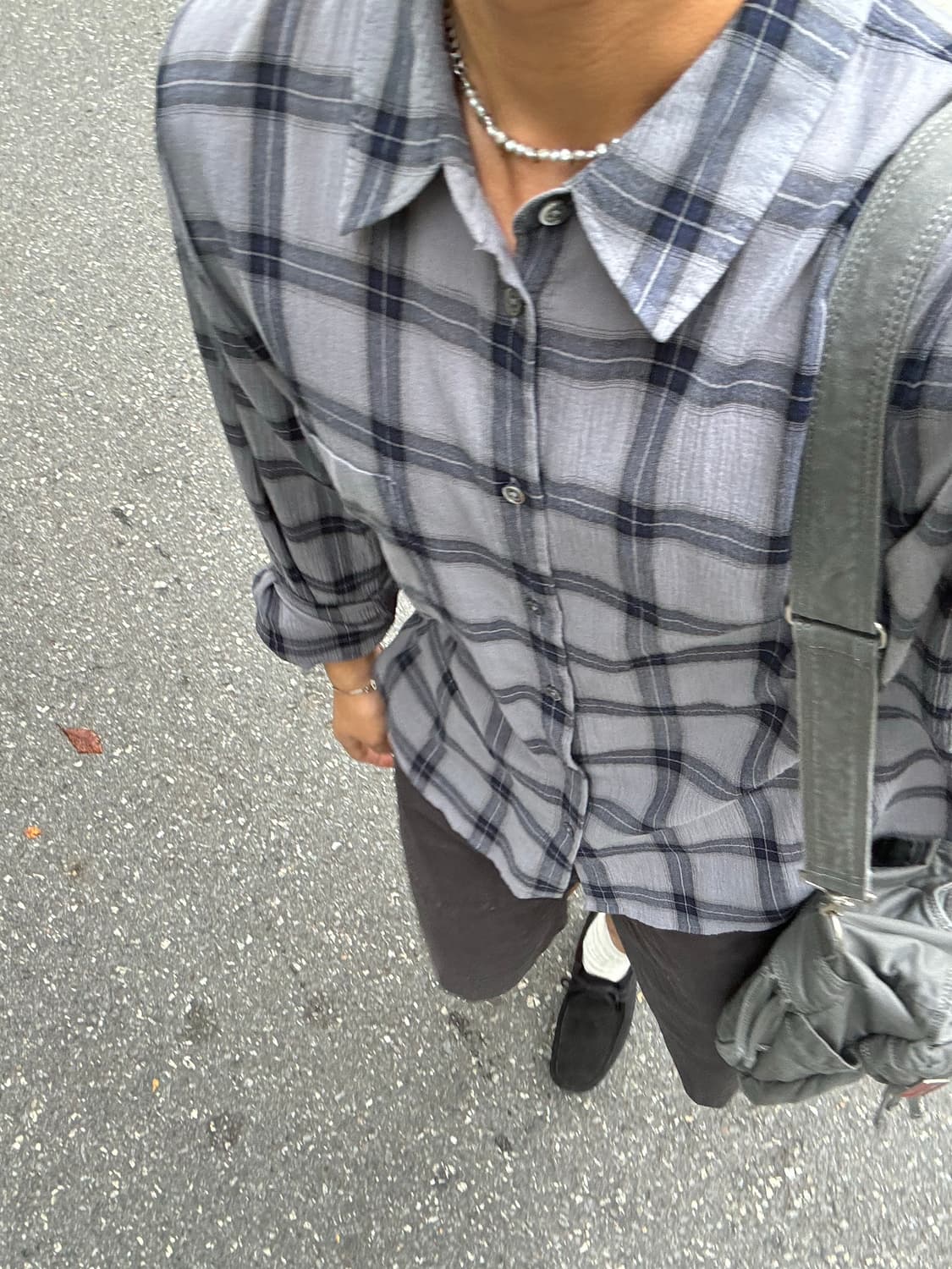 해칭룸 클래식 셔츠 오버 다이드 체크 네이비 상품이미지2