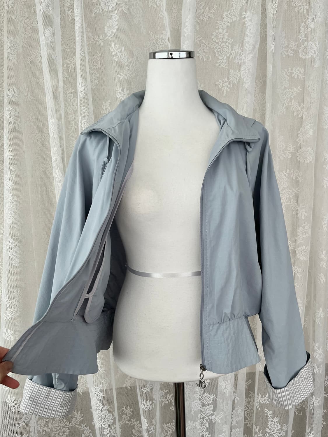 55) 듀엘 프릴 숏 후드 집업 점퍼 블루 상품이미지4