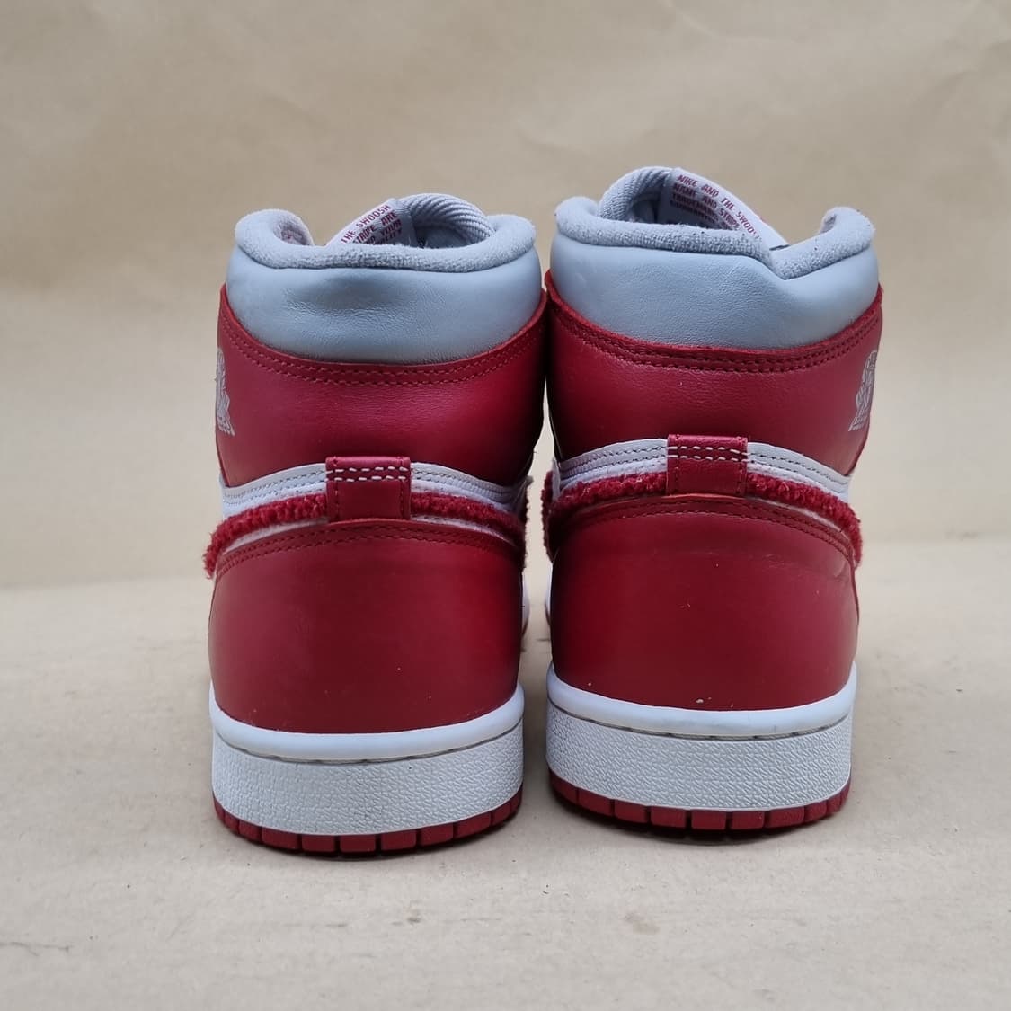 나이키 에어 조던 1 레트로 바시티 레드  하이탑  235 상품이미지4