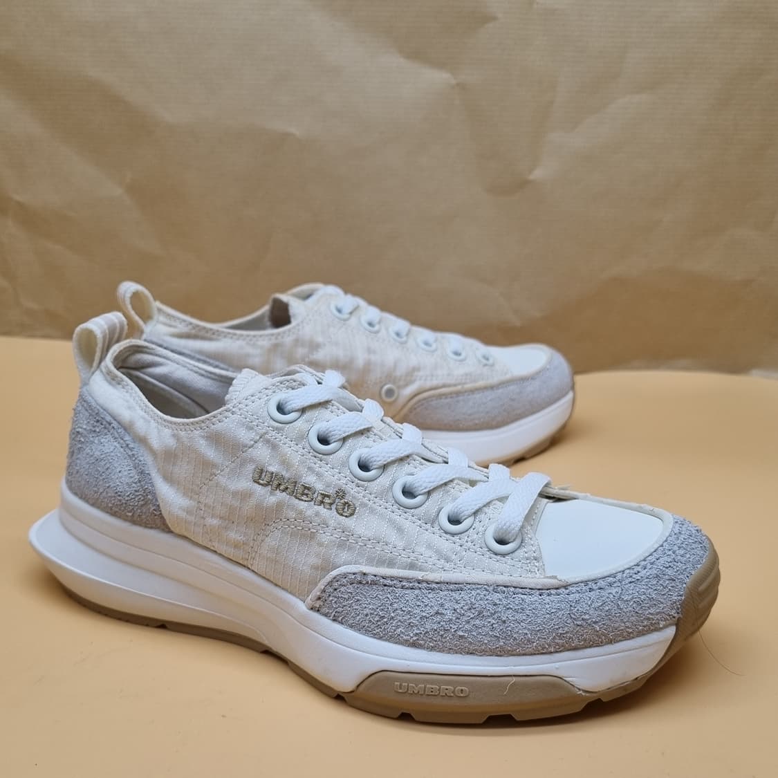 엄브로 토비씨 여성운동화230 상품이미지1