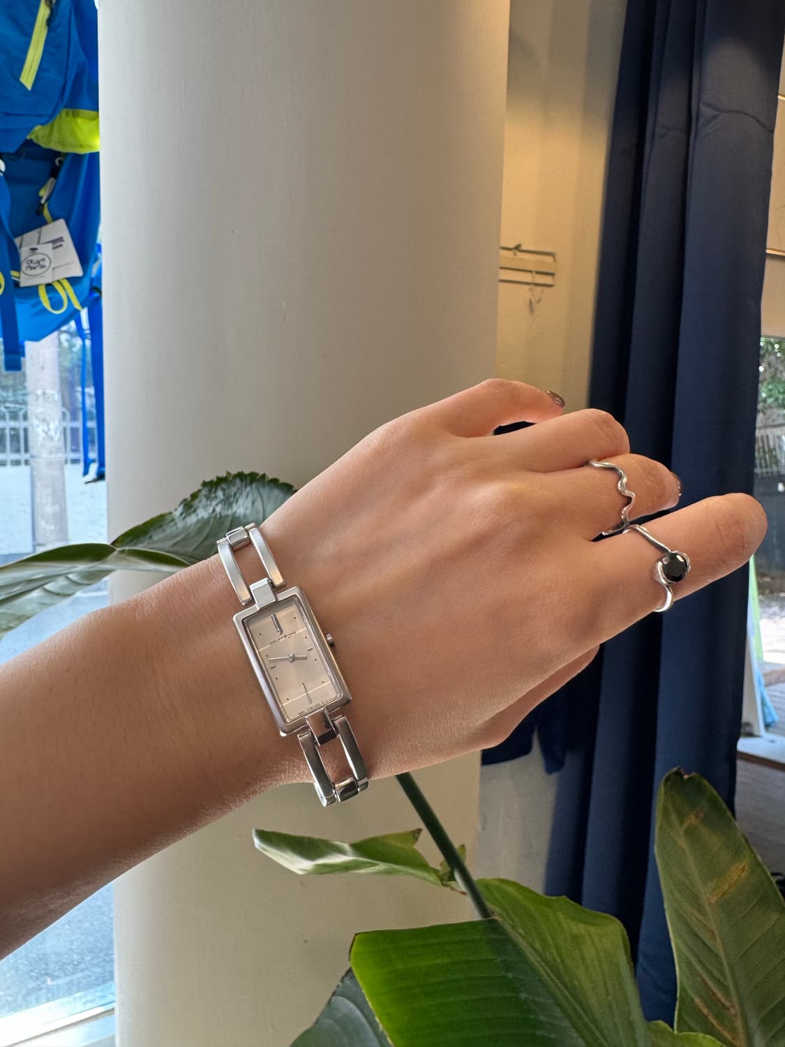 (새거수준)꾸레쥬(Courrèges) 실버 뱅글 스퀘어 워치 상품이미지2