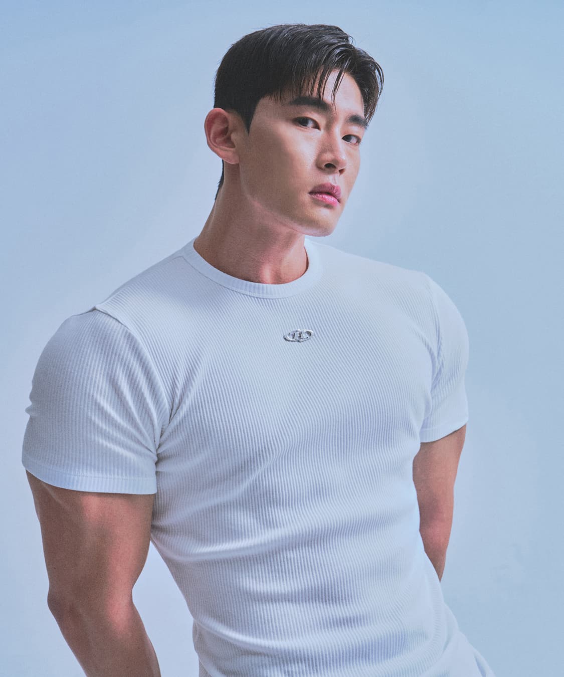 본투윈 리브드 B 펜던트 머슬핏 티셔츠 화이트 2 사이즈 상품이미지2