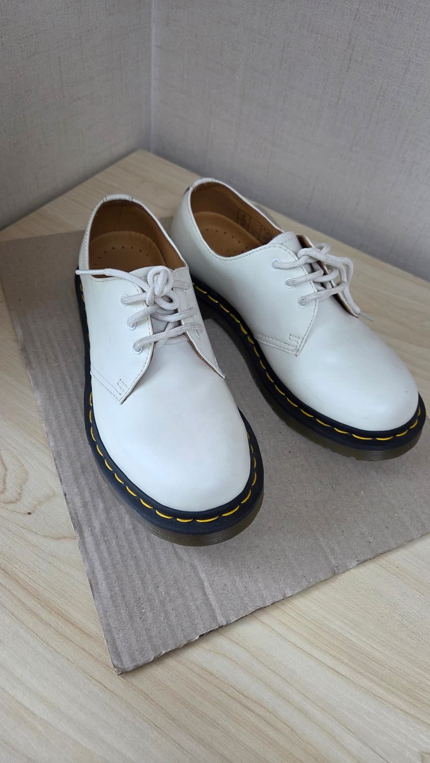 닥터마틴 1461 화이트 상품이미지1