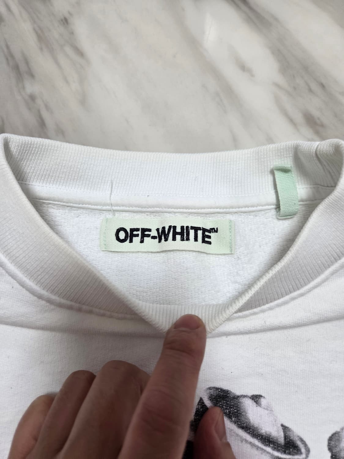 오프화이트 컷오프 맨투맨 상품이미지5
