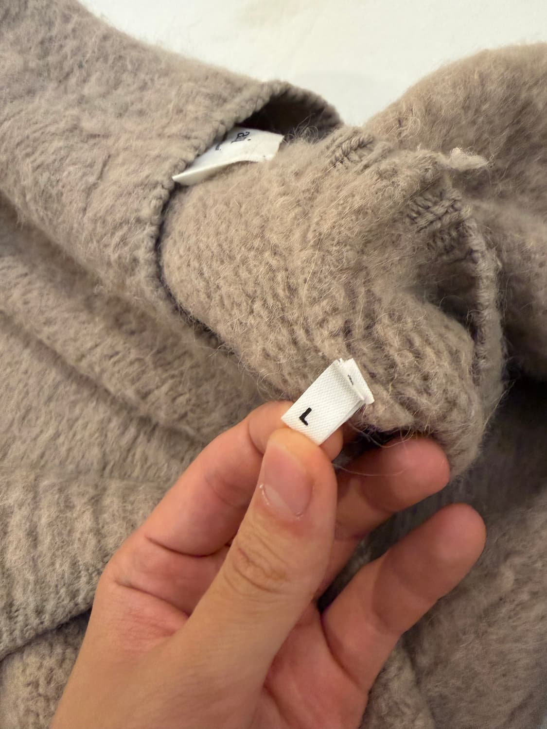 22FW 아미 브러쉬드 알파카 울 니트 베이지 상품이미지5