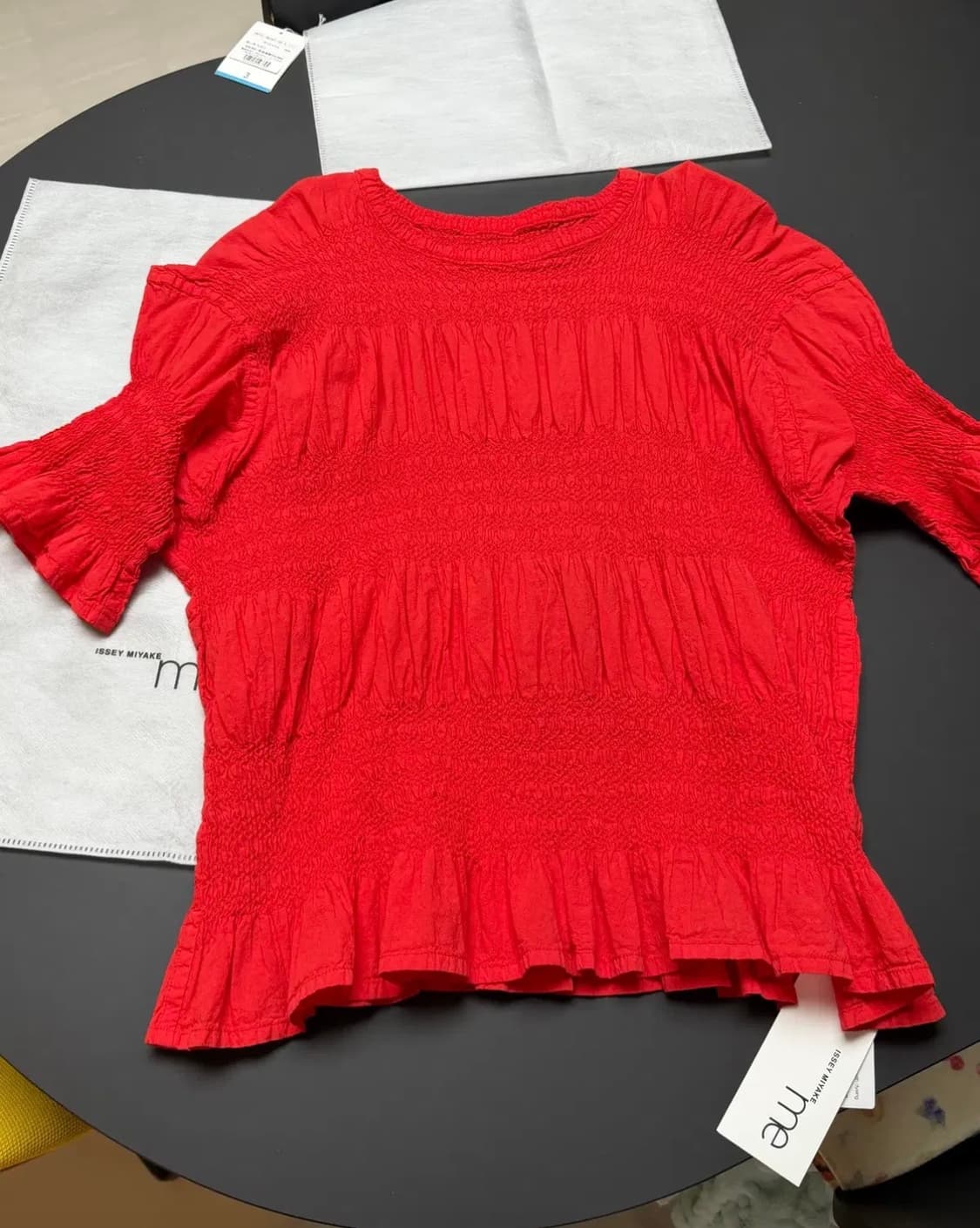 미이세이미야케 슈링크 탑 레드 플리츠플리즈 상품이미지3