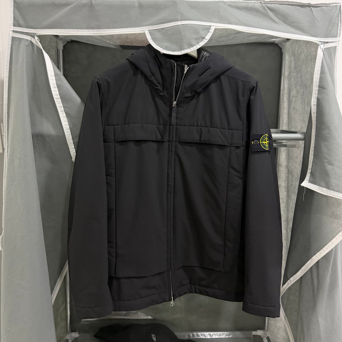 스톤아일랜드 소프트쉘 프리마로프트 상품이미지1