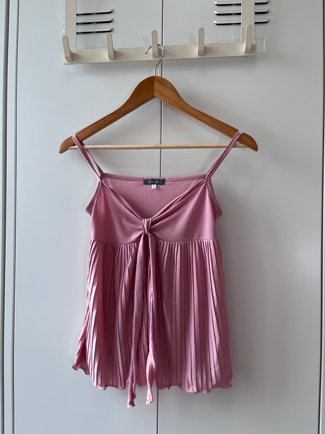 Beloved 리본 꼬임 핑크 플리츠 슬리브리스 상품이미지4